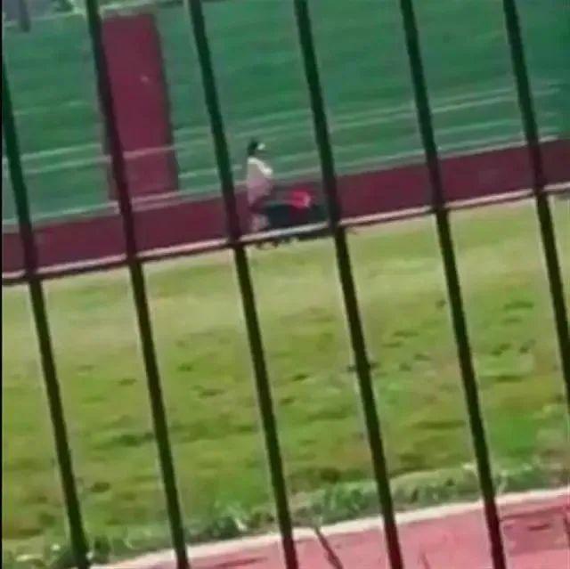 R1CxO1xZ243wG2zO.jpg R1CxO1xZ243wG2zO.jpg
